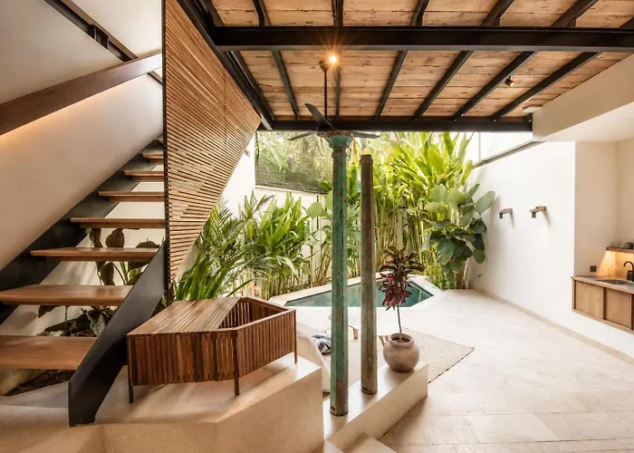 Vakantiehuis Cozy 1-Br Villa, 800M From Echo Beach
